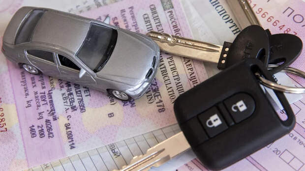 ГД приняла закон о повышении пошлин для автомобилистов и мигрантов