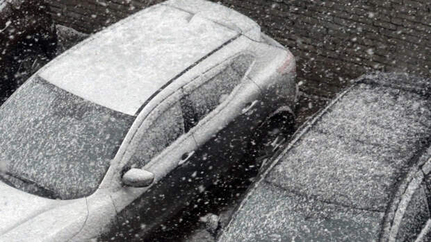 Апрельский снегопад парализовал Москву и Подмосковье