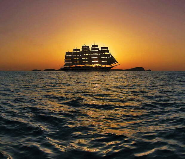 Royal Clipper на закате Royal Clipper на закате