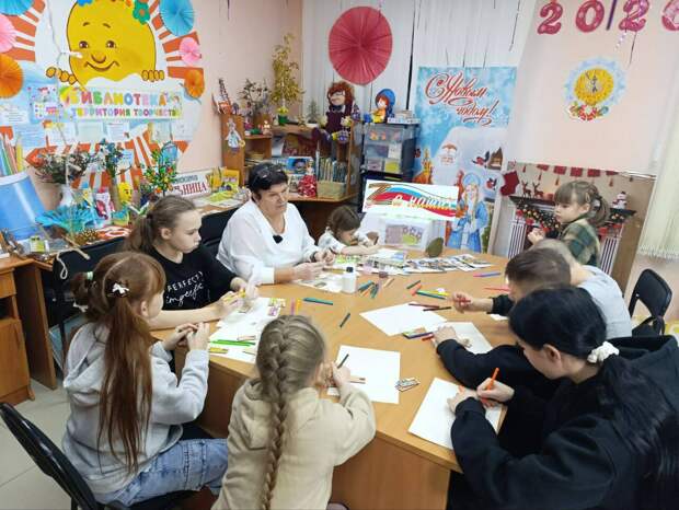 «Пусть они поднимут настроение»: дети Бавлинского района поддержали бойцов СВО