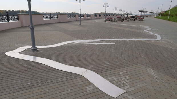 Металлическая Обь на набережной Барнаула / Фото: amic.ru