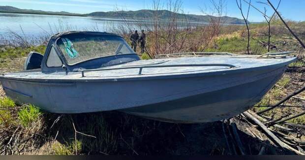 В Хабаровском крае ищут выпавшего из лодки человека