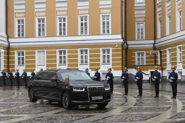 Музей Гаража особого назначения покажет «Аурус» президента