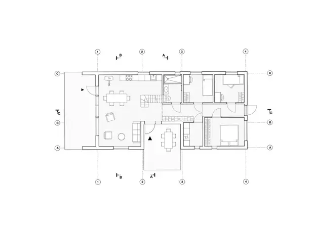 Загородный деревянный дом с террасами в Литве