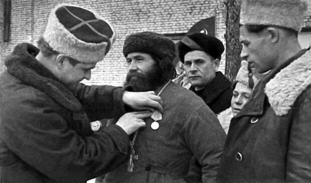 Как во время войны Сталин легализовал Церковь:  интервью профессора А.К. Светозарского