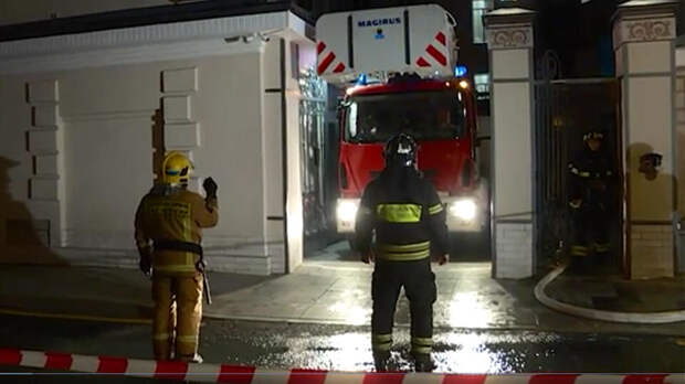 Не первый пожар: из-за чего загорелся "звездный" дом в центре Москвы