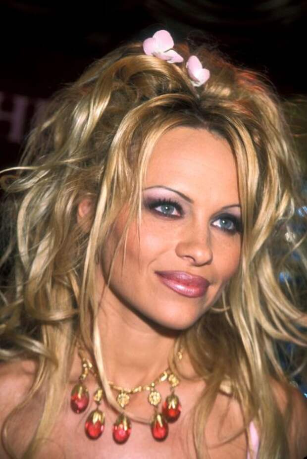 Гламурная Пэм. \ Фото: goodhousekeeping.com. Гламурная Пэм. \ Фото: goodhousekeeping.com.