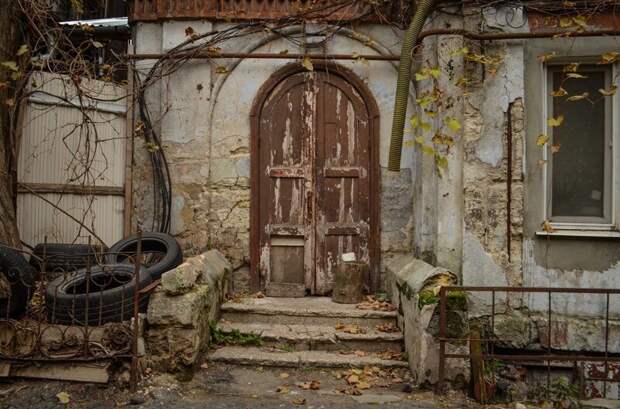 Одесская Молдаванка: трущобная романтика, автокладбища и руины архитектурных экспериментов молдаванка, одесса, романтика, трущобы