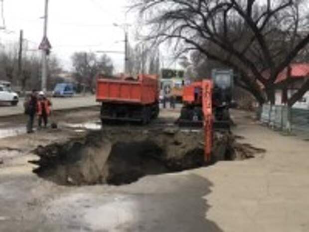 Логан провалился под асфальт