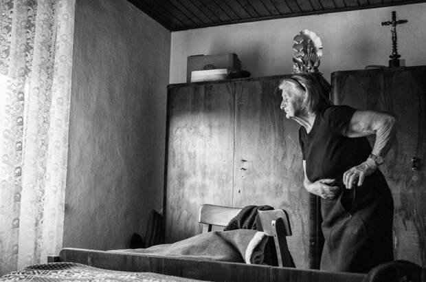 Внучка отсняла один день из жизни бабушки и поразилась ее энергии бабушка, деревня, ферма