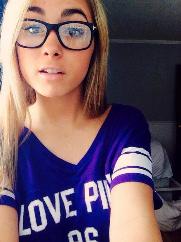 I’m loving the girls with glasses look more and more these days (30 Photos) I’m loving the girls with glasses look more and more these days (30 Photos)