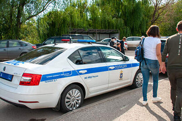 В Краснодаре вор-рецидивист уснул в угнанной машине