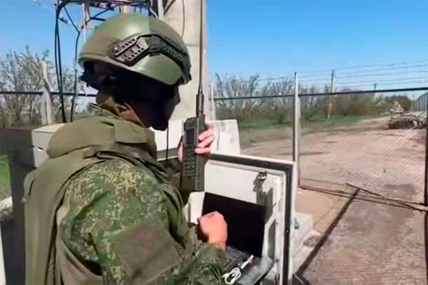 Бойцы группировки «Днепр» применяют новейшие средства связи