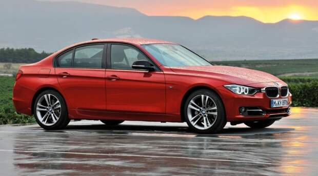 Как и десятилетия назад, автомобили BMW узнаются с первого взгляда. | Фото: carmagazine.co.uk.