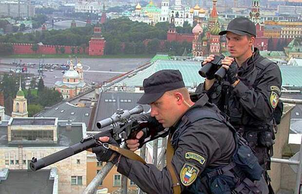 Снайперы российских спецслужб в Москве. | Фото: warbook.info.