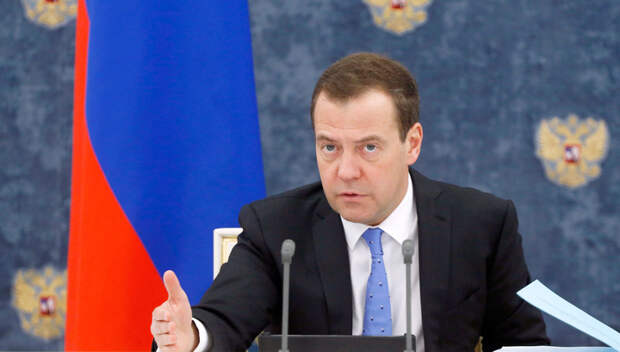 «Пожарная экономика РФ», которой Медведев управляет «по соцсетям»…