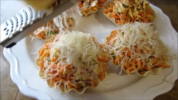 Закусочные тарталетки "Новогодний снежок" Тарталетки, Лаваш, Салат, Вкусно, Готовим дома, Другая кухня, Рецепт, Видео рецепт, Видео, Длиннопост