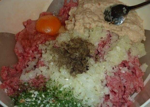 Мясной рулет "Голубец" в сливочном соусе