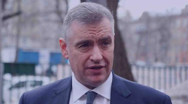 Слуцкий предложил сделать бесплатной парковку для одного автомобиля каждой многодетной семьи в РФ