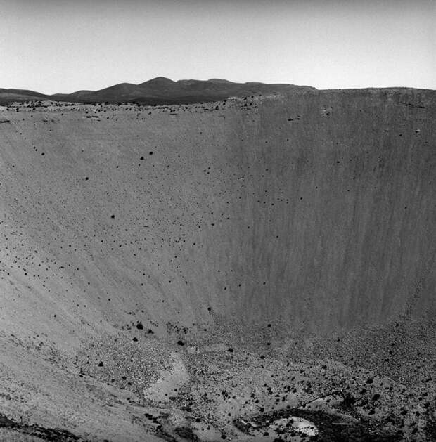 Ядерный кратер Седан расположен в Неваде, на испытательной площадке, приблизительно в 90 милях к северу от Лас Вегаса. бомбы, взрывы, воронки, исторические факты