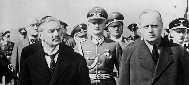 Фото 3.jpg А. Н. Чемберлен и И. Риббентроп, 1938.