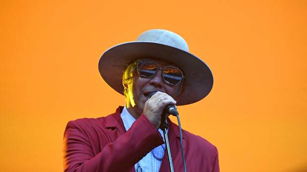 Рост доходов и жизнь за границей: чем занят Лагутенко