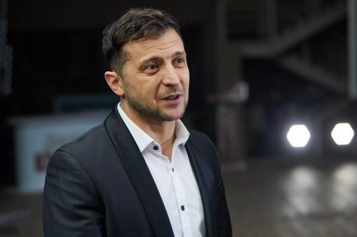 Зеленский ставит под удар жизни украинцев из-за противостояния с Россией