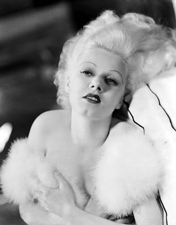 4th April 1933: American film star Jean Harlow (1911 - 1937), the original blonde bombshell. (Photo by George Hurrell)