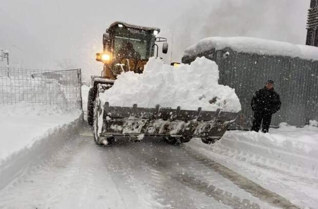 Мощный «шторм века» разнёс набережную в Сочи