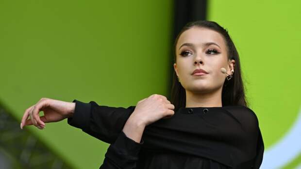 Щербакова выложила фото в купальнике на яхте