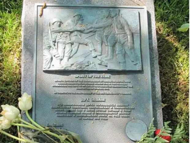 В США отменили церемонию памяти встречи на Эльбе