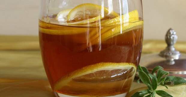 Употребление воды с медом и лимоном