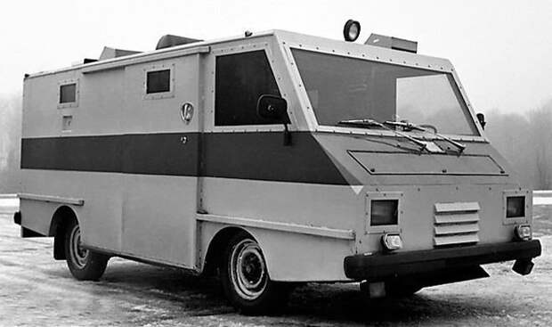 Еще немного истории. Этот вариант бронированного фургона RAF предложили англичане из Bedwas RAF Labbe, авто, автомобили, броневик, броня, инкасатор, раф, фургон