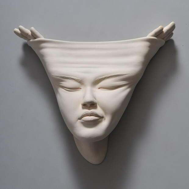Тянущиеся лица в скульптурах Johnson Tsang Тянущиеся лица в скульптурах Johnson Tsang