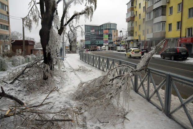 Десятки тысяч приморцев остались без воды и тепла