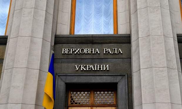 В правительственный квартал Киева нагнали полицию и военных: депутаты боятся показательных избиений «от Зеленского»