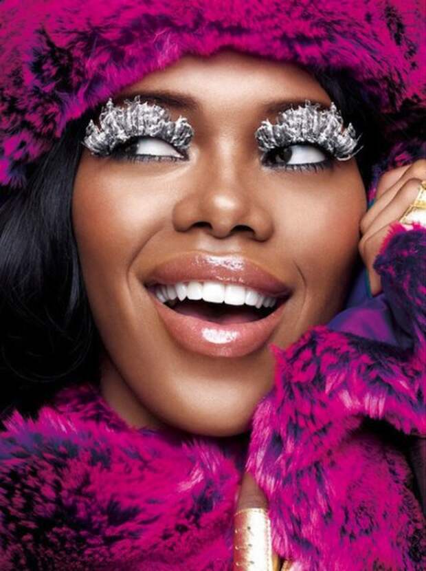 Календарь на 2012 год от компании Maybelline 