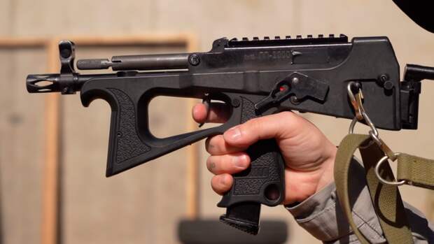 NetEase: протестированный Путиным пистолет-пулемет ПП-2000 идеально подходит для спецслужб