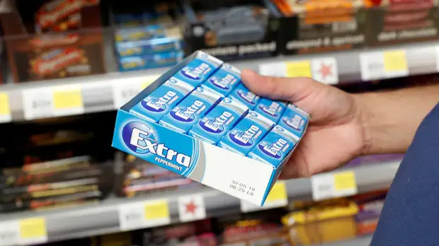 Диетолог Русакова рассказала, кому не рекомендуется жевать жевательную резинку