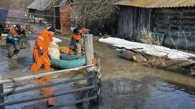 В Алтайском крае паводком подтопило 21 жилой дом