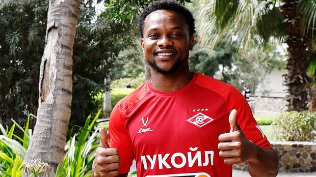 Нападающий «Спартака» Ливай Гарсия раздал нуждающимся семьям на родине корзины с продуктами