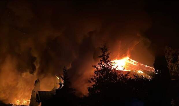 Враг атаковал Волгоград: в городе пожары (ВИДЕО)