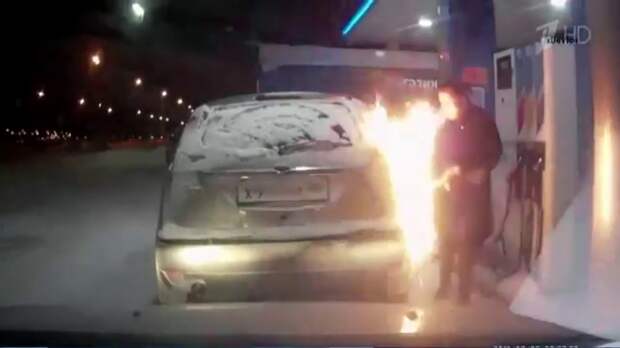 Картинки по запросу В Сургуте женщина подожгла собственный автомобиль