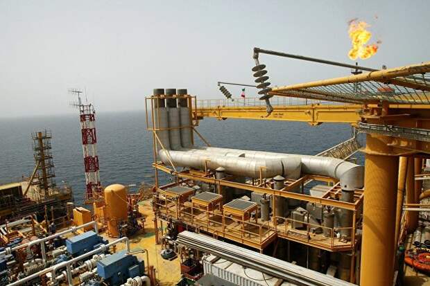 Нефть дешевеет на перспективах увеличения поставок из Ирана