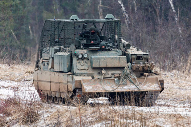 Ростех: Уралвагонзавод отправил в войска партию модернизированных БРЭМ-80