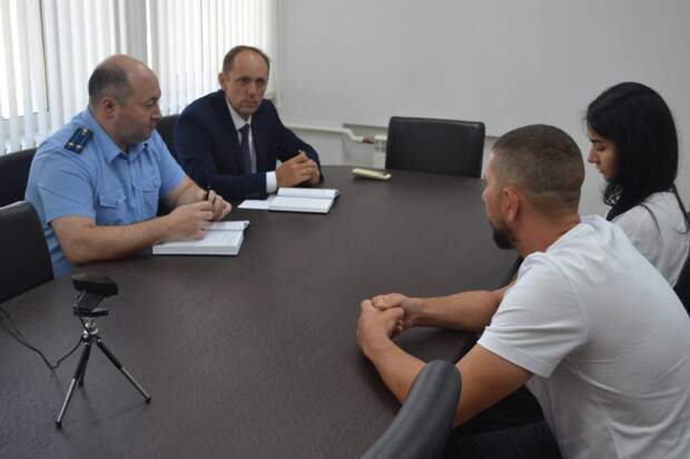 Глава муниципалитета и прокурор Майкопского района провели совместный прием предпринимателей