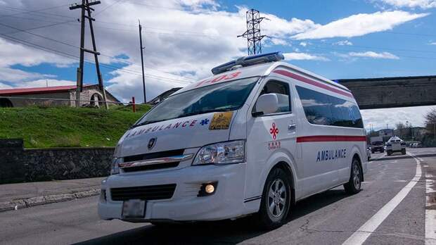 В Армении сообщили о госпитализации 17 человек с отравлением после застолья