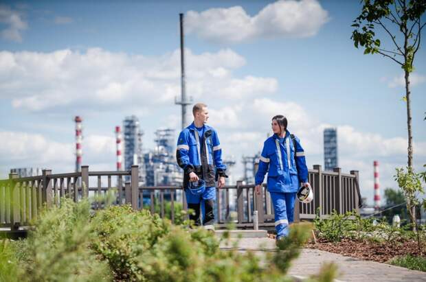 «Газпром нефть» расширяет программу подготовки будущих сотрудников в профильных колледжах