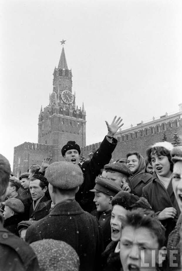 12 апреля 1961 года. Всенародное ликование СССР, гагарин, космос, ностальгия