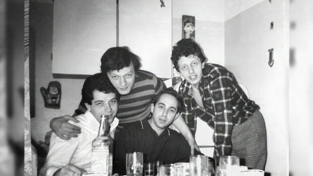 Михаил Ширвиндт в молодости (справа на фото).